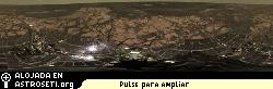 <p><a href="http://www.planetary.org/image/Opp_Erebus-panorama_360_L257atc-B652R1_br2.jpg" target="_blank">Pulse aqu� para ampliar</a></p><p><strong>Cr�ter Erebus</strong></p><p>La Opportunity tom� las im�genes de este panorama del cr�ter Erebus entre los Soles 652 y 663 (23 de noviembre a 5 de diciembre de 2005), mientras que exploraba las dunas de arena y los afloramientos de rocas en Meridiani Planum. Desde el momento en que se tom� la vista panor�mica, y mientras los ingenieros han estado curando el "brazo" roto de la Opportunity, la vista panor�mica se ha ido expandiendo hasta incluir m�s de 1 300 im�genes de este terreno a trav�s de todos los filtros multiespectrales de la PanCam, convirti�ndola en la mayor vista panor�mica adquirida por un �rover� durante la misi�n, adem�s de una de las que proporcionan al equipo de mayor resoluci�n de los afloramientos rocosos, ondas e�licas, guijarros y granos a lo largo del borde del ancho pero poco profundo cr�ter Erebus. La vista panor�mica que se muestra aqu� es una representaci�n en color real aproximado y se presenta en forma de proyecci�n cil�ndrica. Al ser una imagen-a-imagen quiere decir que se han eliminado del cielo partes del mosaico para mejorar la simulaci�n de la vista que tendr�a una persona situada en Marte. Cr�ditos: NASA/JPL-Caltech/Cornell</p>
