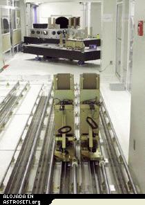 Fotograf�a del laboratorio de combinaci�n del haz. 
<a href="http://planetquest.jpl.nasa.gov/images/delay2.jpg ">Ampliar Imagen</a>