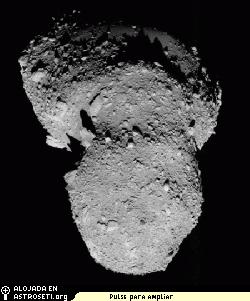 Regi�n del polo norte de Itokawa
<i>Cr�dito: ISAS / JAXA</i>