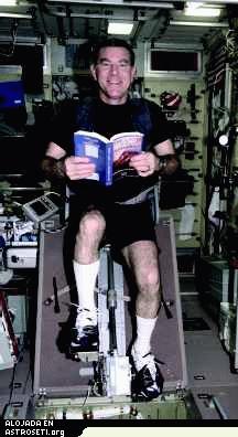 <i>Ejercitarse en el espacio sobre un erg�metro u otro tipo de equipo conveniente puede ser muy �til para disminuir condiciones como la atrofia muscular, que puede ocurrir en la microgravedad.</i>