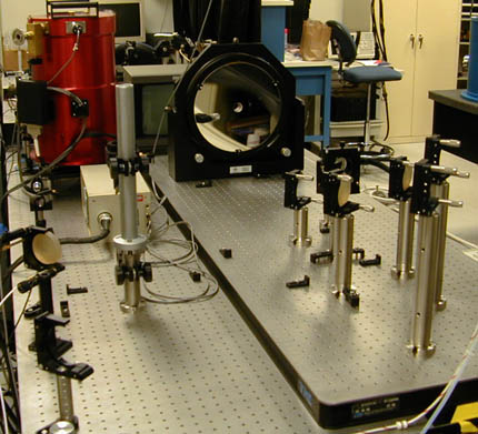 El rastreador de ngulo durante su integracin en el laboratorio y la prueba en el JPL antes de ser embarcado hasta Havwai.
<a href="http://planetquest.jpl.nasa.gov/images/tracker1.jpg">Ampliar Imagen</a>
