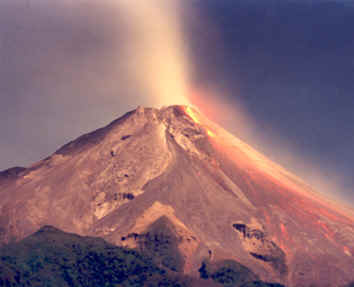 El volc�n Merapi amenaza con una nueva erupci�n devastadora