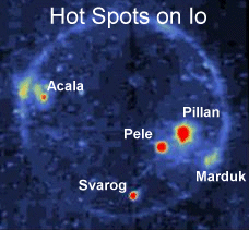 Las manchas brillantes en esta imagen indican la localizaci�n de los cr�teres volc�nicos en Io, que est�n eyectando lava caliente.  Esta imagen y otros datos de la sonda espacial Galileo indican que la lava en Pillar Patera (se�alado Pillar), excede los 1700� K (1427� C) y pueden alcanzar los 2000� K (1727� C). Las erupciones m�s calientes en la Tierra alcanzan temperaturas de 1500� K (1227� C) aproximadamente, pero eso sucedi� hace billones de a�os. [<a href=http://photojournal.jpl.nasa.gov/cgi-bin/PIAGenCatalogPage.pl?PIA01635 target=_blank><u>m�s informaci�n</u></a>]
