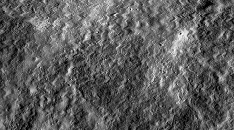 Momento del impacto del meteorito en la cámara angular del Lunar Orbiter